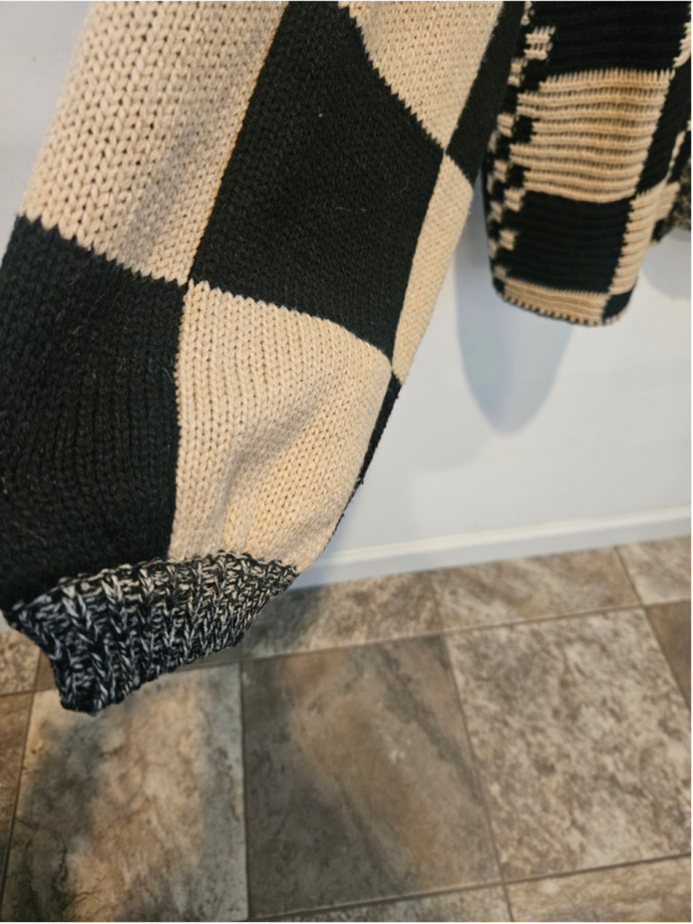Women's BTFBM Chunky Cardigan Size L Black Beige Checkerboard Pattern - Picture 4 of 10